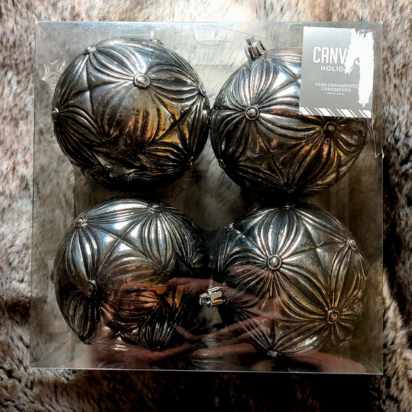 NEW Four Antiqued Christmas Ornaments - Picture 1 of 4